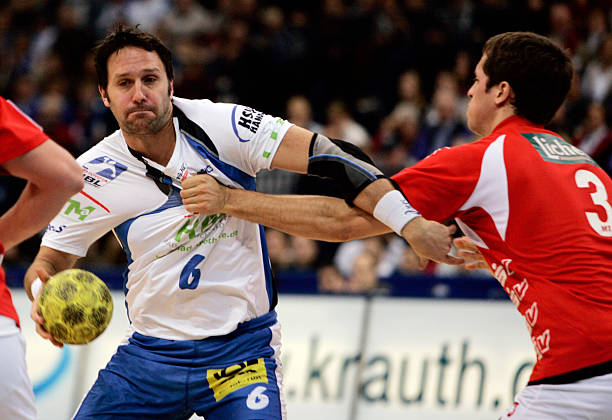 而且在攻守 而且在攻守