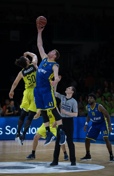 的协力下 的协力下